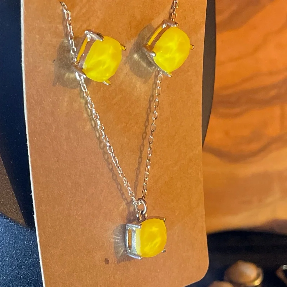 Elegant Yellow Gem Necklace and Earrings